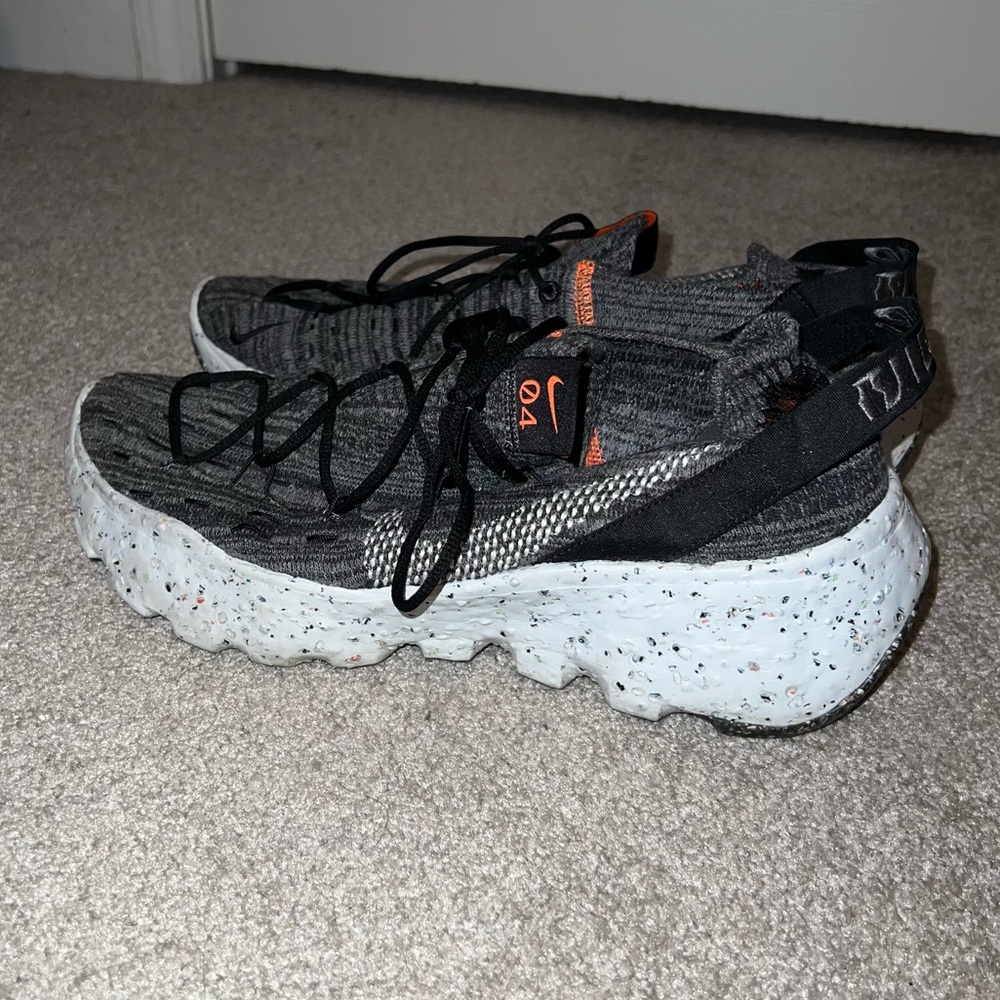 Nike Space Hippie 04
